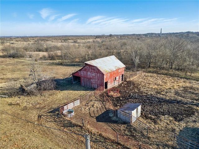 4033 W 367th Street, Louisburg, KS 66053
