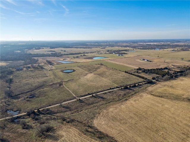 4033 W 367th Street, Louisburg, KS 66053