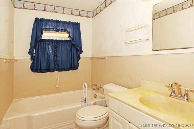 708 S Pecan Street, Nowata, OK 74048