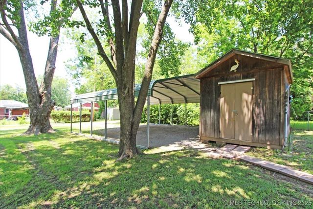 708 S Pecan Street, Nowata, OK 74048