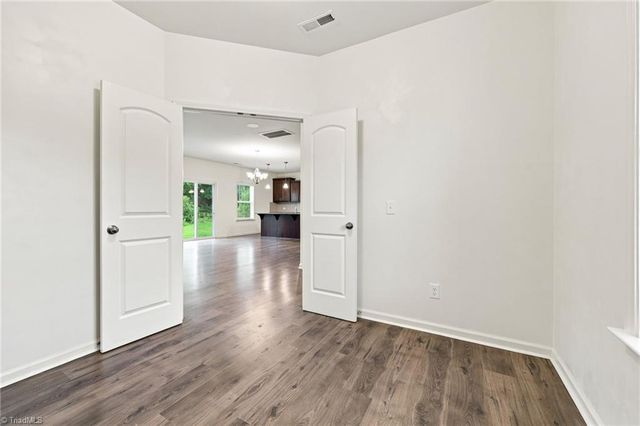 1843 Gatehouse View Drive, Winston-salem, NC 27127