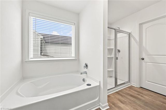 1843 Gatehouse View Drive, Winston-salem, NC 27127