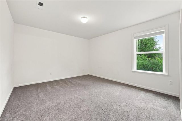 1843 Gatehouse View Drive, Winston-salem, NC 27127
