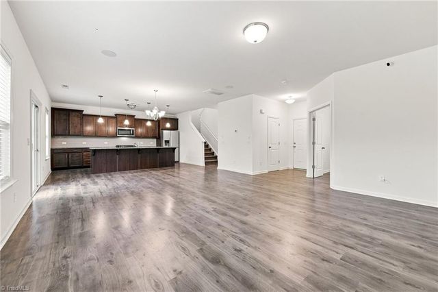 1843 Gatehouse View Drive, Winston-salem, NC 27127
