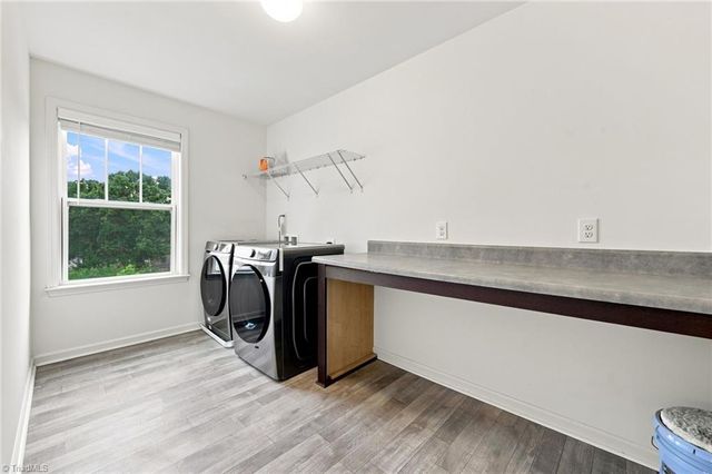 1843 Gatehouse View Drive, Winston-salem, NC 27127