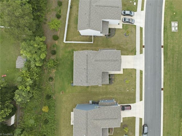 1843 Gatehouse View Drive, Winston-salem, NC 27127