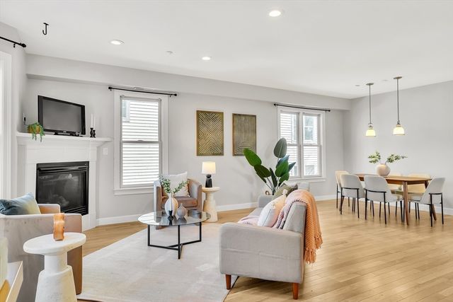 43 Lourdes Ave 2, Boston, MA 02130