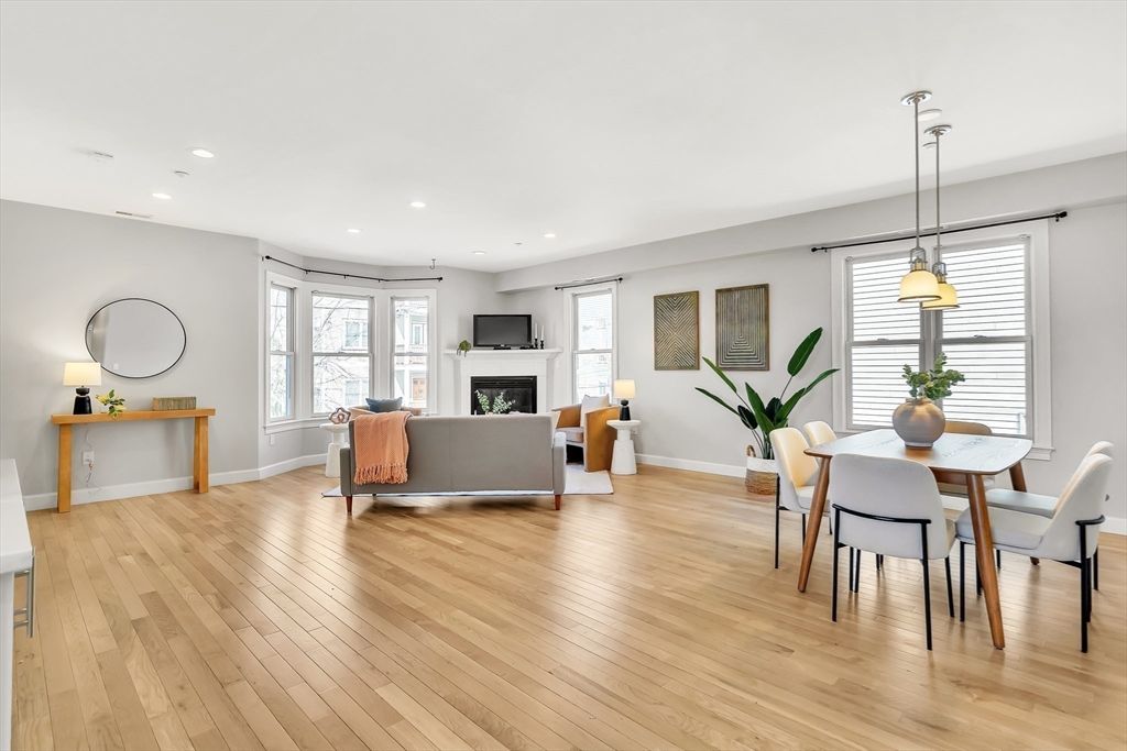 43 Lourdes Ave 2, Boston, MA 02130