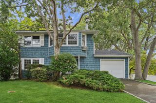 183 Ballad Circle, Holbrook, NY 11741