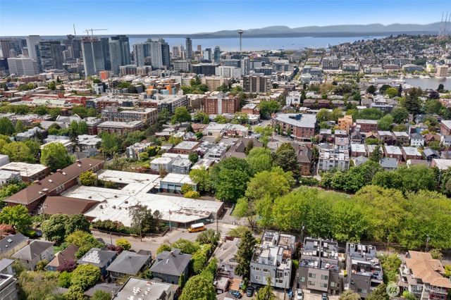 702 11th Avenue E, Seattle, WA 98102