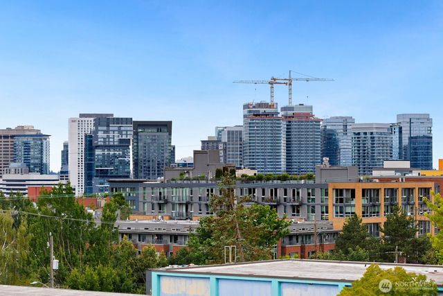 702 11th Avenue E, Seattle, WA 98102