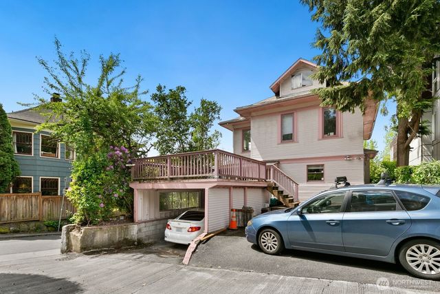 702 11th Avenue E, Seattle, WA 98102