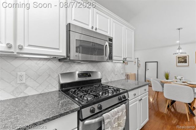 662 Purdy Street 323, Birmingham, MI 48009