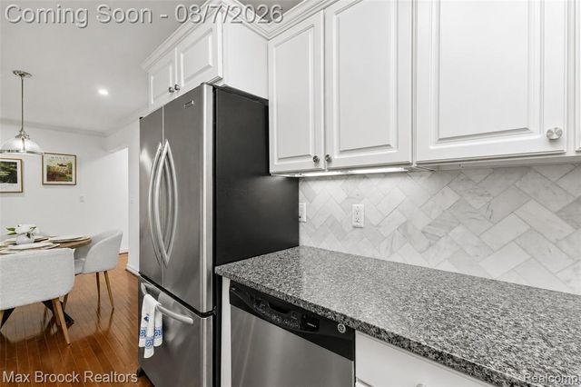 662 Purdy Street 323, Birmingham, MI 48009