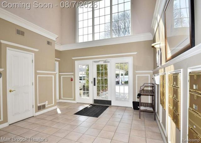 662 Purdy Street 323, Birmingham, MI 48009