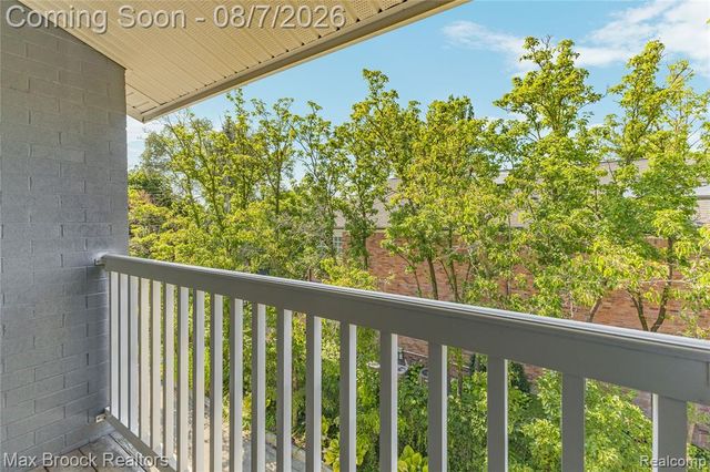 662 Purdy Street 323, Birmingham, MI 48009