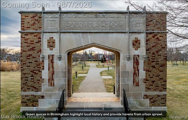 662 Purdy Street 323, Birmingham, MI 48009