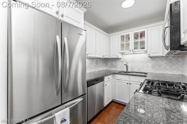 662 Purdy Street 323, Birmingham, MI 48009