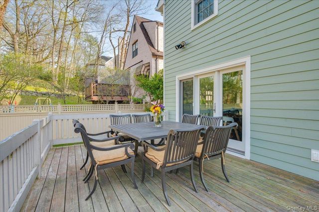 19 Nassau Road, Larchmont, NY 10538