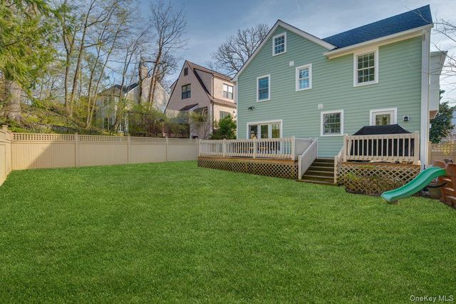 19 Nassau Road, Larchmont, NY 10538