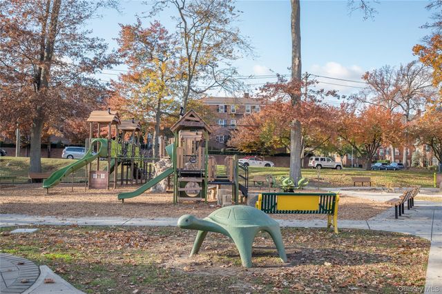 19 Nassau Road, Larchmont, NY 10538