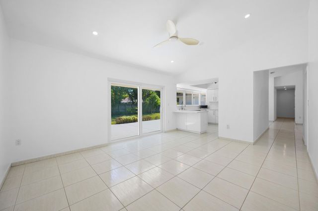 9515 SW 118th Ct, Miami, FL 33186