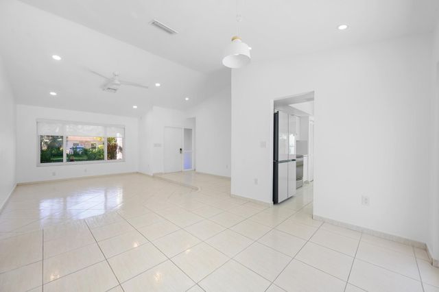 9515 SW 118th Ct, Miami, FL 33186