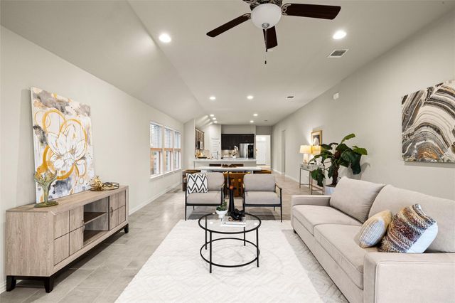 12617 Iron Bridge DR, Manchaca, TX 78652