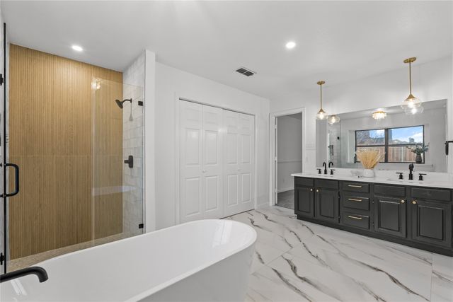 7417 Sean Drive, North Richland Hills, TX 76182