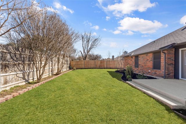 7417 Sean Drive, North Richland Hills, TX 76182