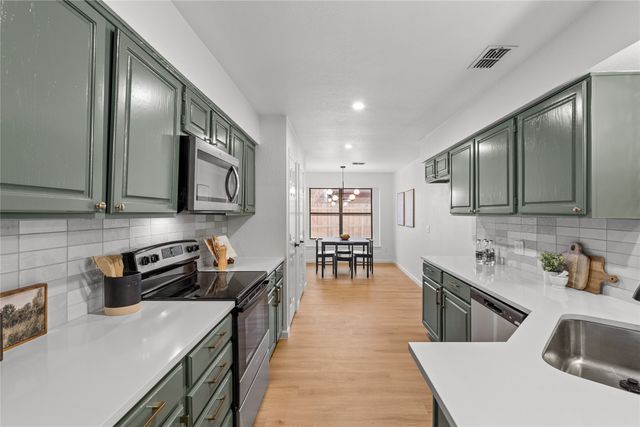 7417 Sean Drive, North Richland Hills, TX 76182