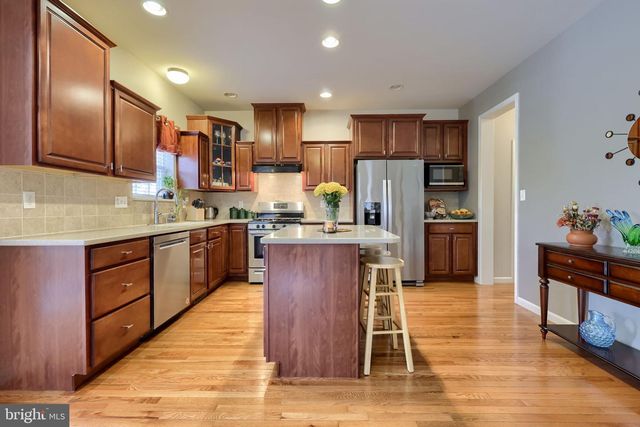 504 BROOKSHIRE DR, Lancaster, PA 17601