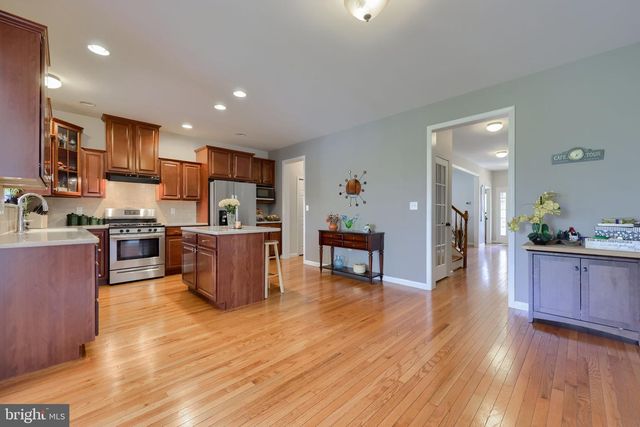 504 BROOKSHIRE DR, Lancaster, PA 17601