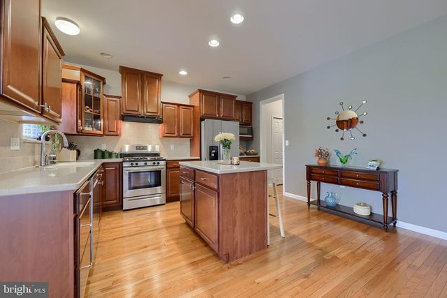 504 BROOKSHIRE DR, Lancaster, PA 17601