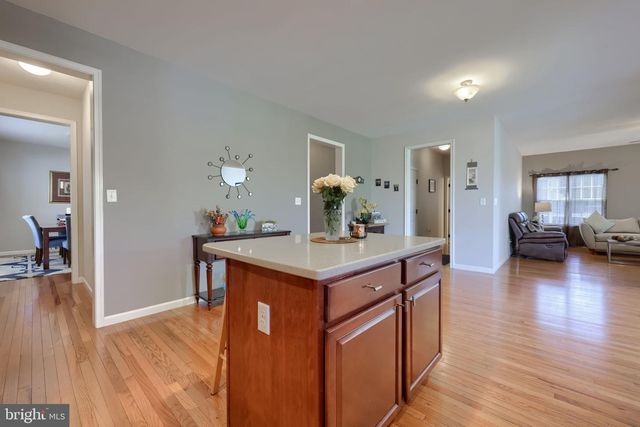 504 BROOKSHIRE DR, Lancaster, PA 17601