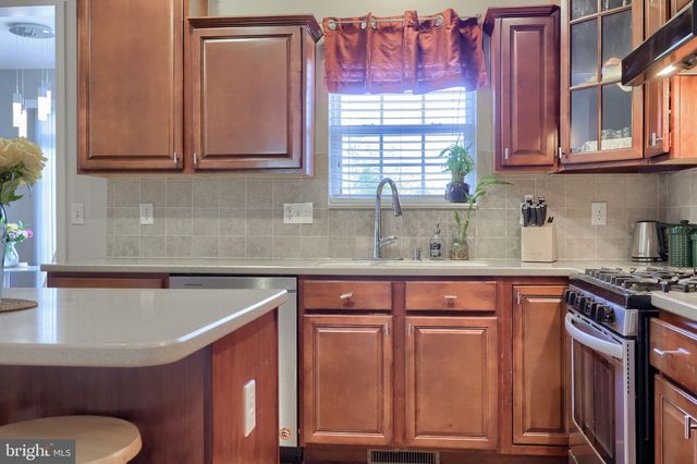 504 BROOKSHIRE DR, Lancaster, PA 17601