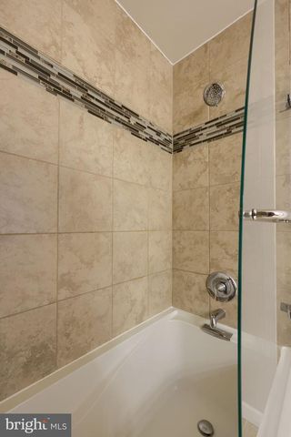504 BROOKSHIRE DR, Lancaster, PA 17601
