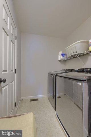 504 BROOKSHIRE DR, Lancaster, PA 17601