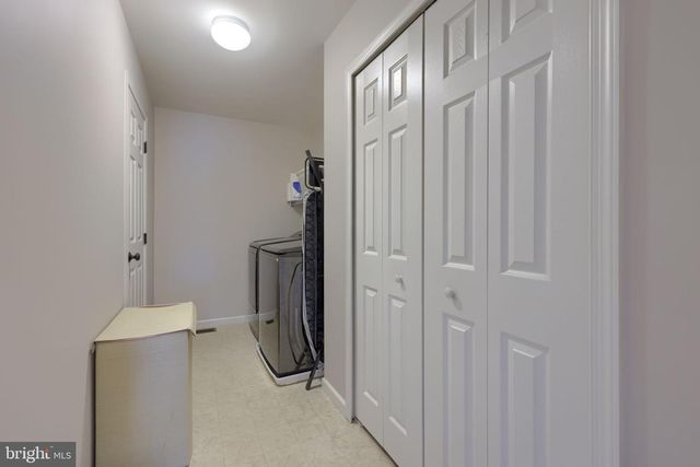 504 BROOKSHIRE DR, Lancaster, PA 17601