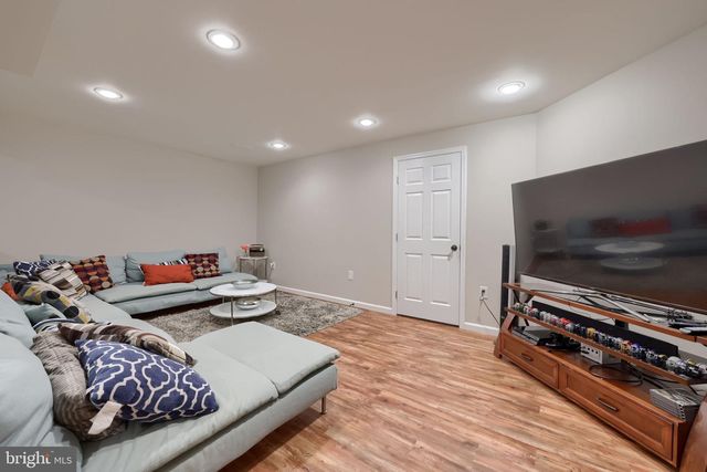 504 BROOKSHIRE DR, Lancaster, PA 17601