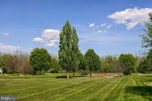504 BROOKSHIRE DR, Lancaster, PA 17601