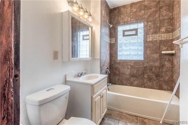 68 Princeton Place, Buffalo, NY 14210