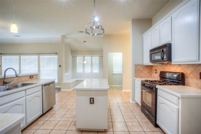 5012 Nash Lane, Fort Worth, TX 76244