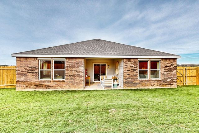 544 Jameson Street, Springtown, TX 76082