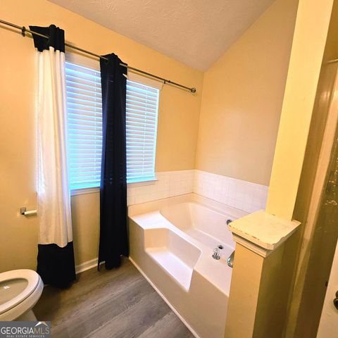 1278 Labrador Lane, Riverdale, GA 30296