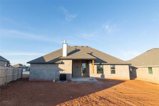 800 Halley Drive, Moore, OK 73160