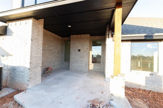 800 Halley Drive, Moore, OK 73160