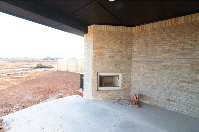 800 Halley Drive, Moore, OK 73160