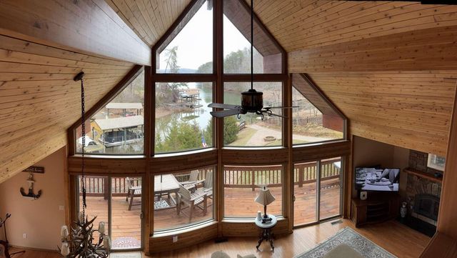 110 Windmere TRL, Moneta, VA 24121