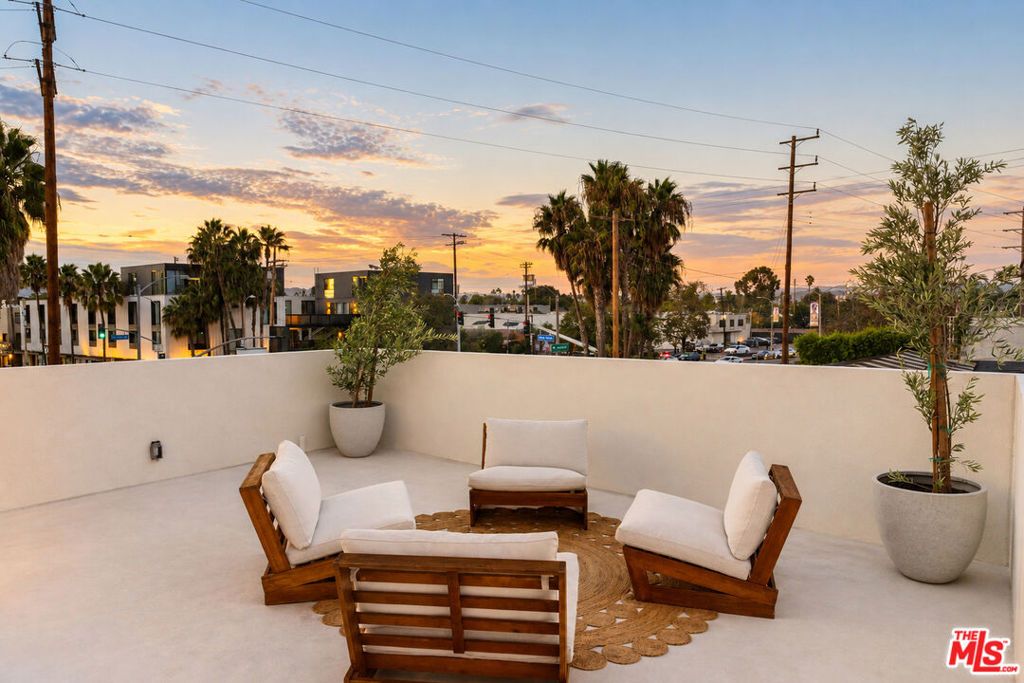 1706 Abbot Kinney Boulevard, Venice, CA 90291 — photo 2
